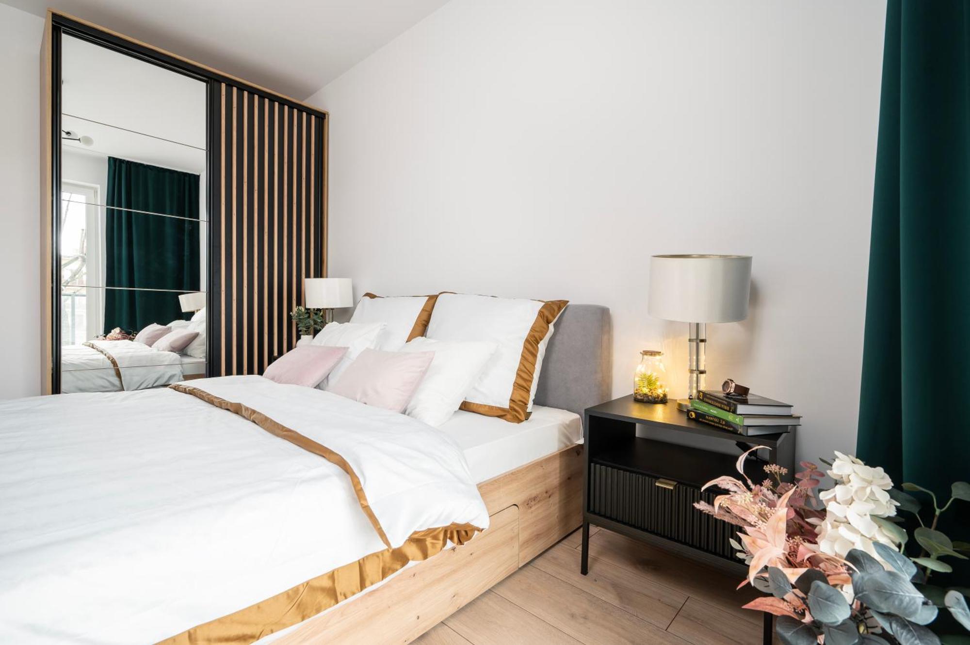 Apartment Manufaktura - Prestiz Z Garazem Podziemnym I Dwoma Lazienkami Lodz (Lodz)